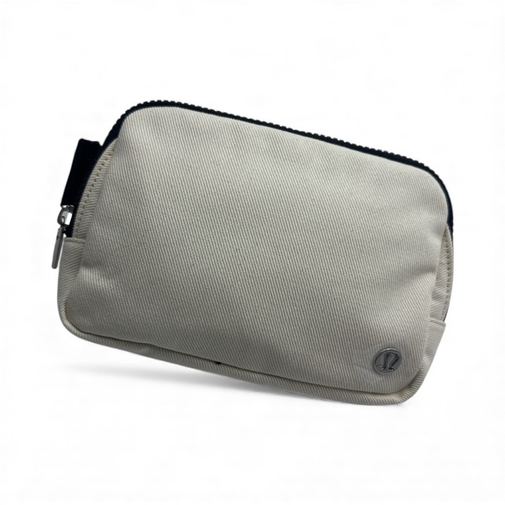 Nwt- Luluemon Everywhere belt bag